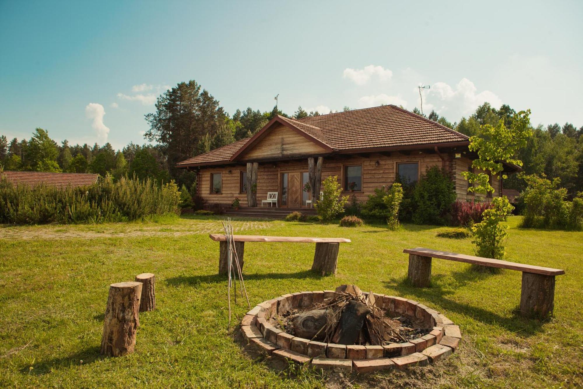 Dworek Ogrodniki: Rustic Retreat with Pool, Sauna, and Lakeside Charm Tuczna Exterior photo